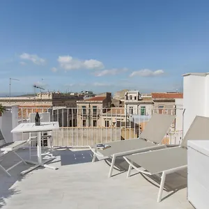 Ortygia Con Terrazza Sul Mare E Jacuzzi Gasthof